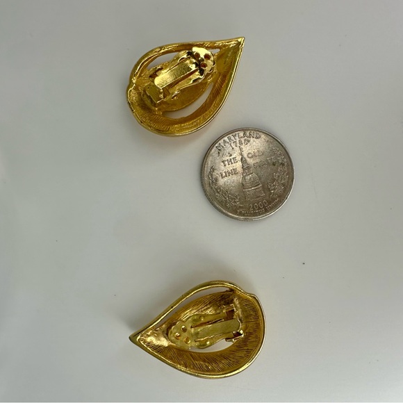 Vintage 3” Enamel Gold-Tone Pink Funky Oversized Leaf Clip Earrings - Picture 6 of 7